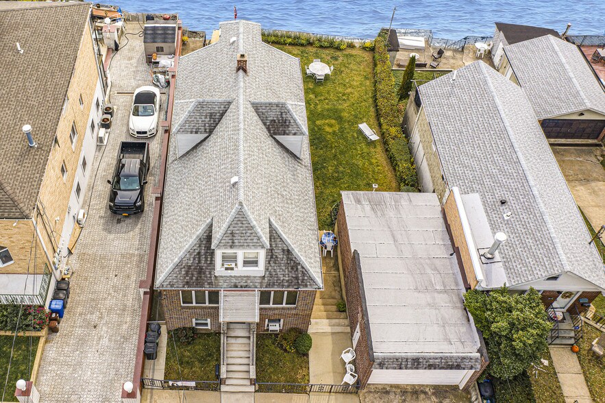 Primary Photo Of 3274 Griswold Ave, Bronx Apartments For Sale