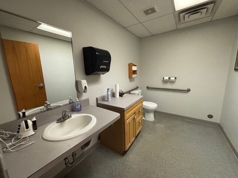 More Photos Of 1213 N Us-127-br, Saint Johns Office For Sale