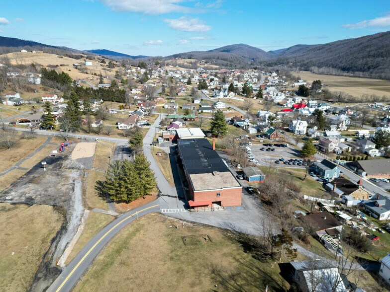 More Photos Of 81 Evick Dr, Franklin Flex For Sale