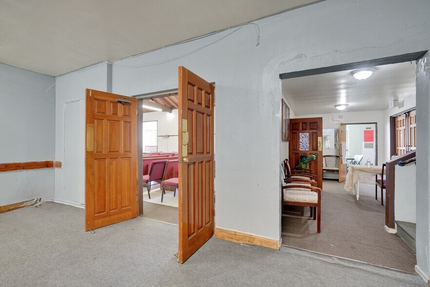 More Photos Of 109 S Aprilia Ave, Compton Religious Facility For Sale