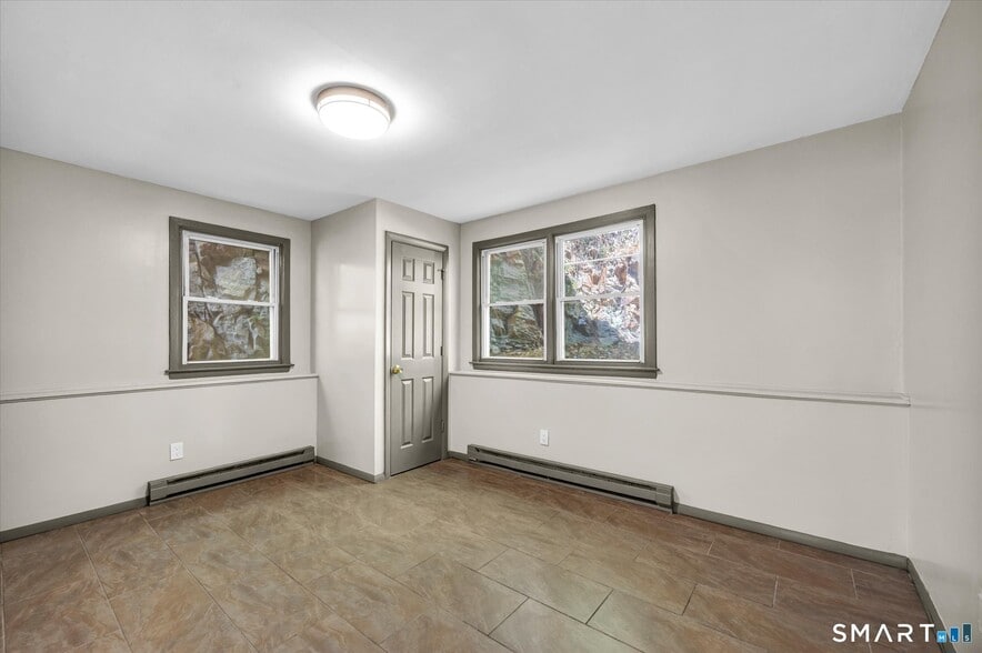More Photos Of 40 Briarwood Ln, Branford Apartments For Sale