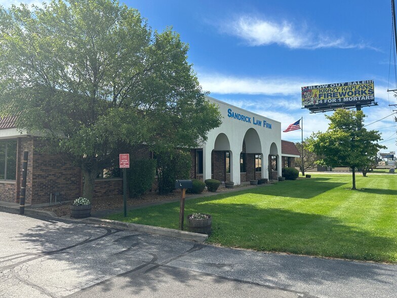 More Photos Of 16475 Van Dam Rd, South Holland Flex For Sale