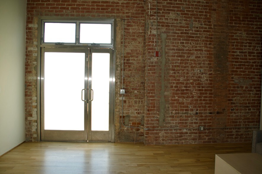 More Photos Of 8 Brooks Ave, Venice Apartments For Lease