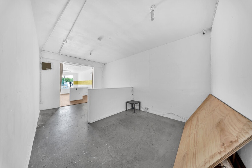 More Photos Of 18480-18484 W Dixie Hwy, North Miami Beach Unknown For Lease