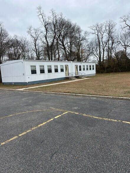 More Photos Of 37 Rollstone Ave, West Sayville Religious Facility For Lease