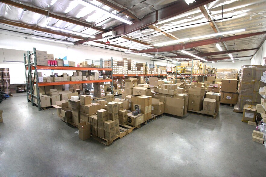 More Photos Of 540 E Jefferson Blvd, Los Angeles Warehouse For Lease