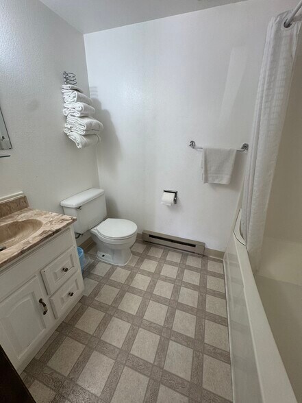 More Photos Of 2905 W Sunset Blvd, Spokane Hotel For Sale