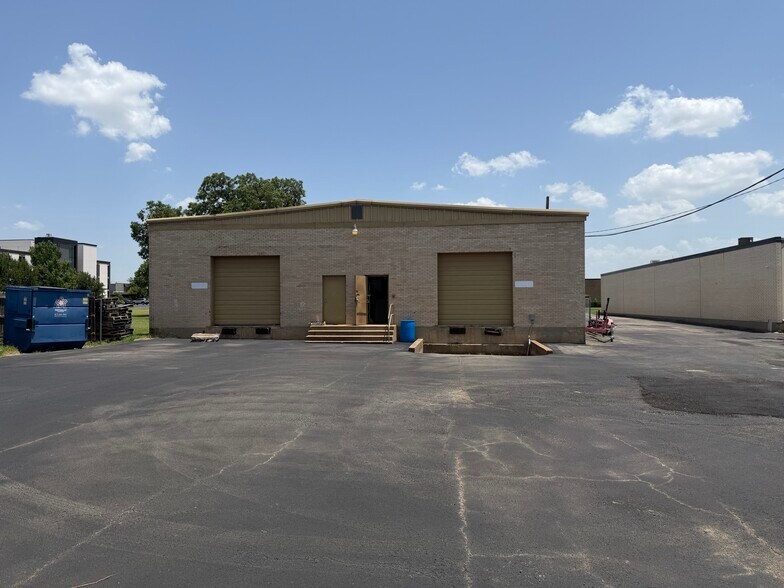 More Photos Of 1000 Pamela Dr, Euless Industrial For Sale