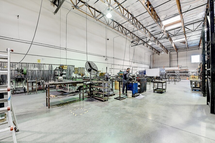 More Photos Of 2365 Railroad St, Corona Warehouse For Lease