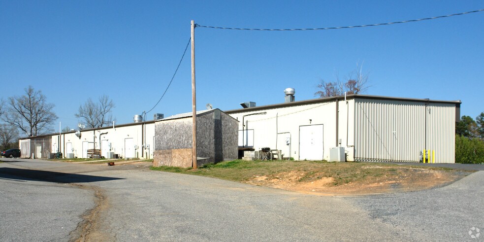 More Photos Of 2419 N Fayetteville St, Asheboro Freestanding For Lease