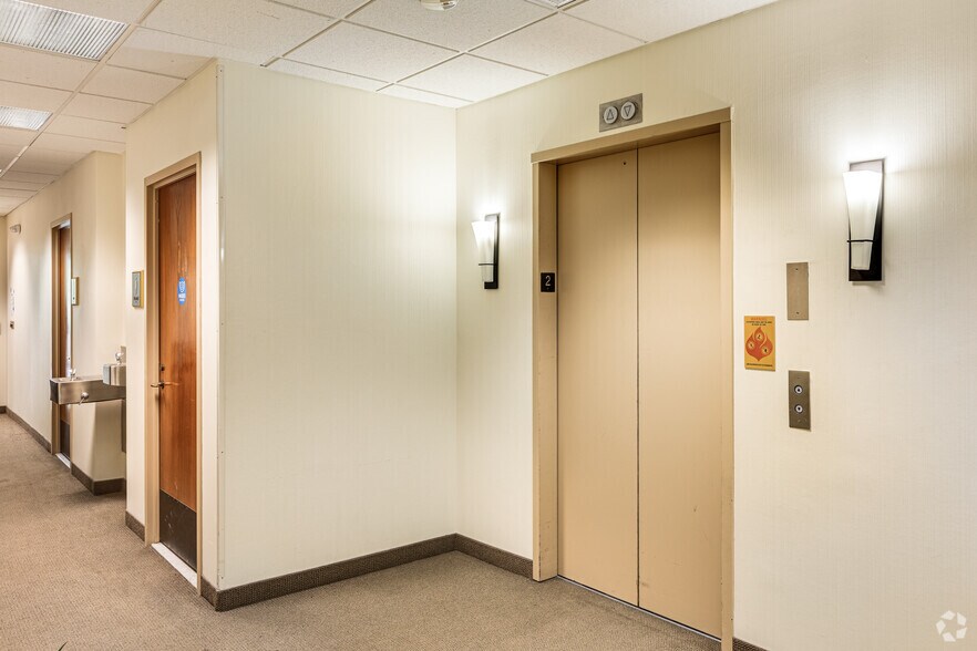 More Photos Of 5350 Shawnee Rd, Alexandria Medical For Sale
