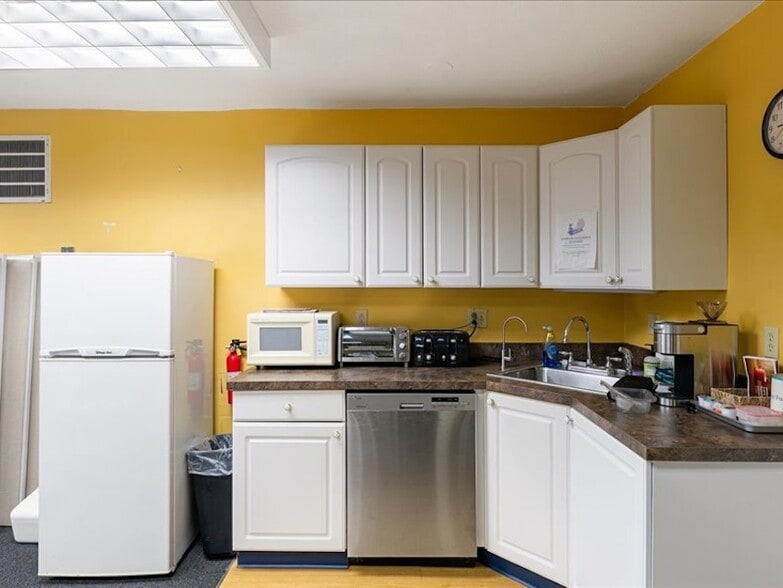 More Photos Of 44 Trapelo Rd, Belmont Office For Sale