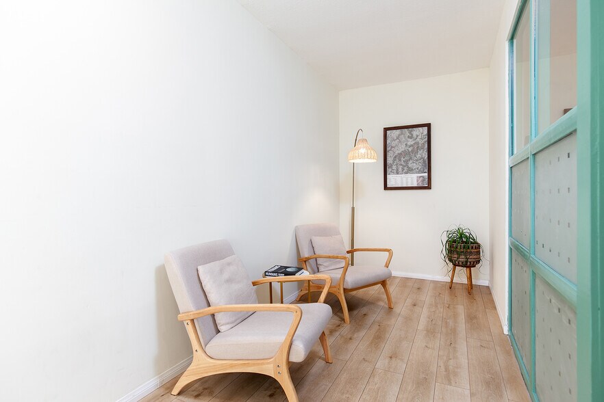 More Photos Of 1940 Garnet Ave, San Diego Medical For Sale