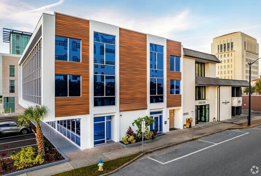 More Photos Of 2080 Ringling Blvd, Sarasota Office For Lease
