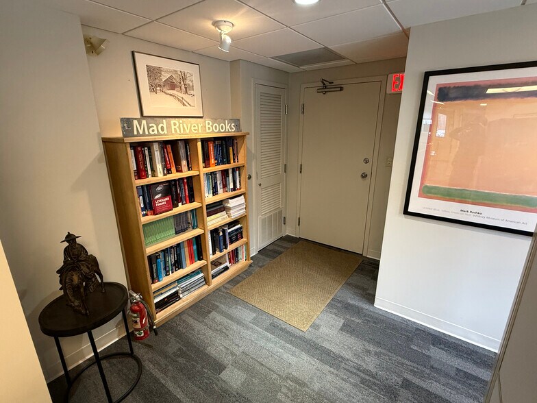 More Photos Of 6 Greenleaf Woods Dr, Portsmouth Office For Sale