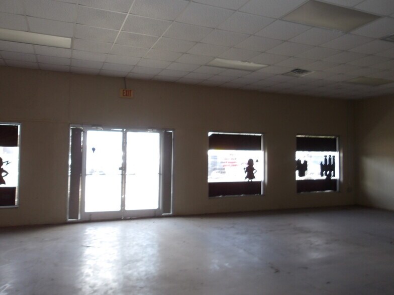 More Photos Of 618 W Van Buren Ave, Harlingen Light Distribution For Sale