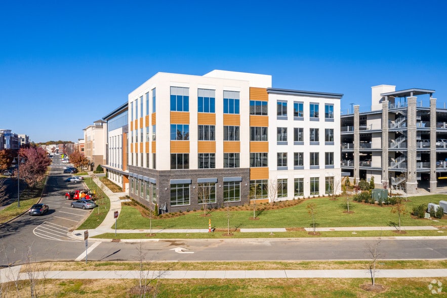 More Photos Of 2015 Ayrsley Town Blvd, Charlotte Unknown For Lease