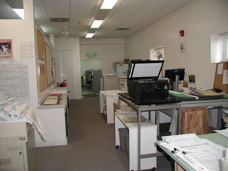 More Photos Of 909 E 31st St, La Grange Park Office For Sale