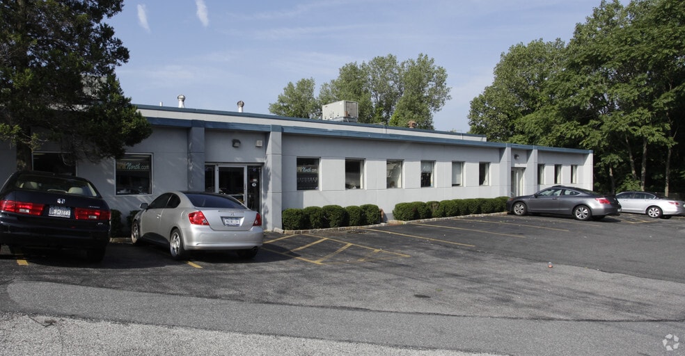 Primary Photo Of 120 Fairchild Ave, Plainview Warehouse For Lease