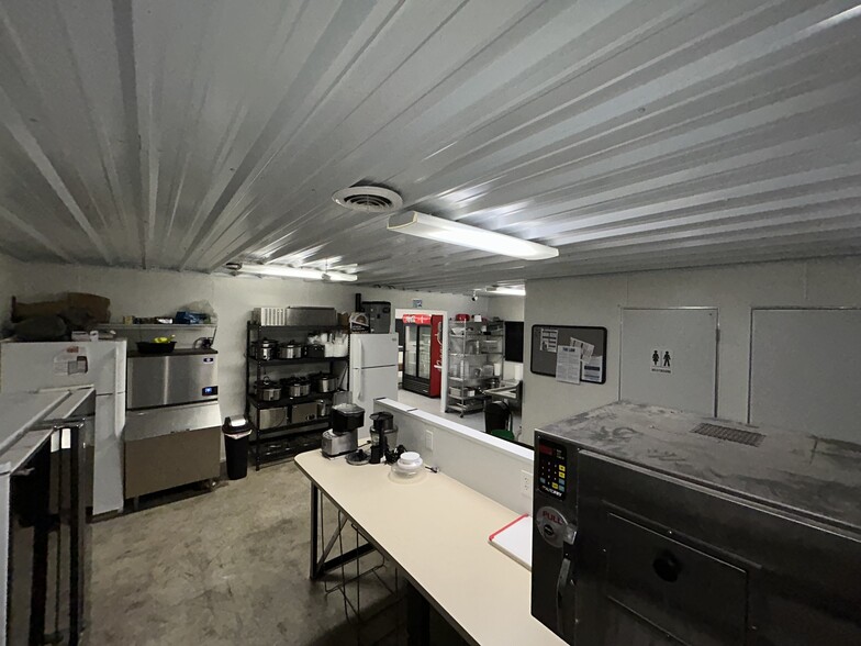 More Photos Of 1002 Cross st, Robinson Restaurant For Sale