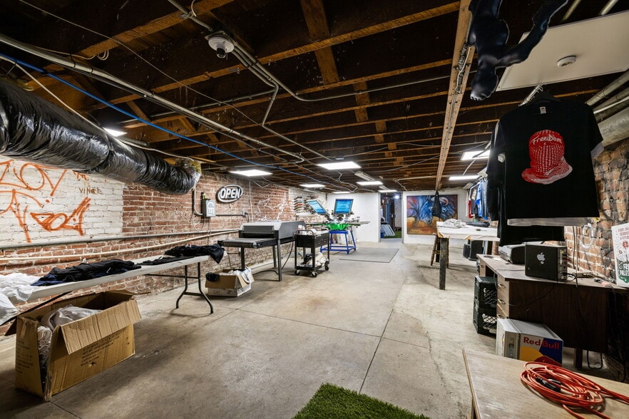 More Photos Of 923 K St, Sacramento Storefront For Lease