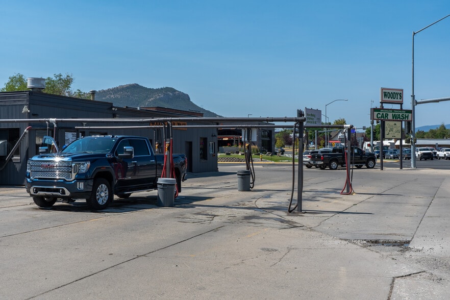 More Photos Of 1201 Cedar St, Helena Carwash For Sale