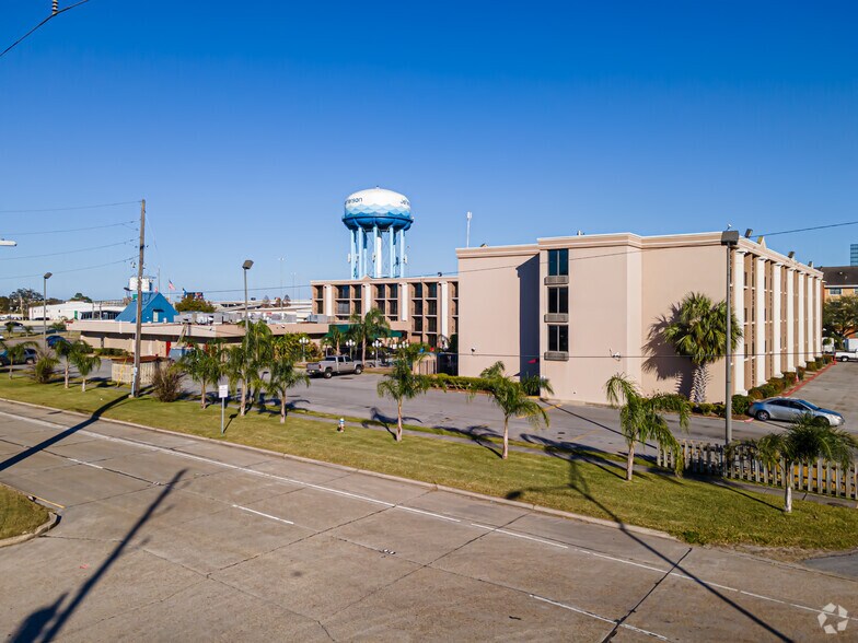 More Photos Of 3400 Service Rd, Metairie Hotel For Sale
