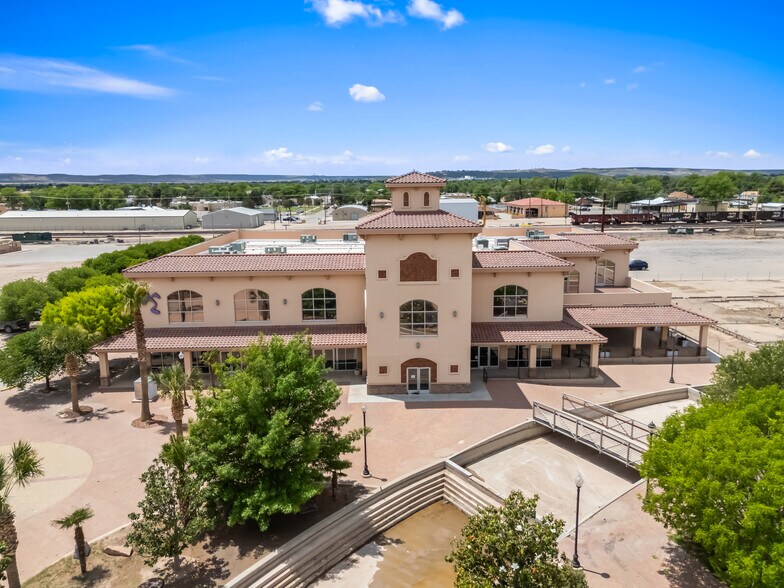 More Photos Of 400-2 Cascade Ave, Carlsbad Office For Sale