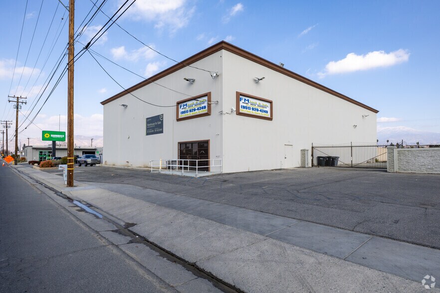 More Photos Of 410 N State St, Hemet Freestanding For Sale