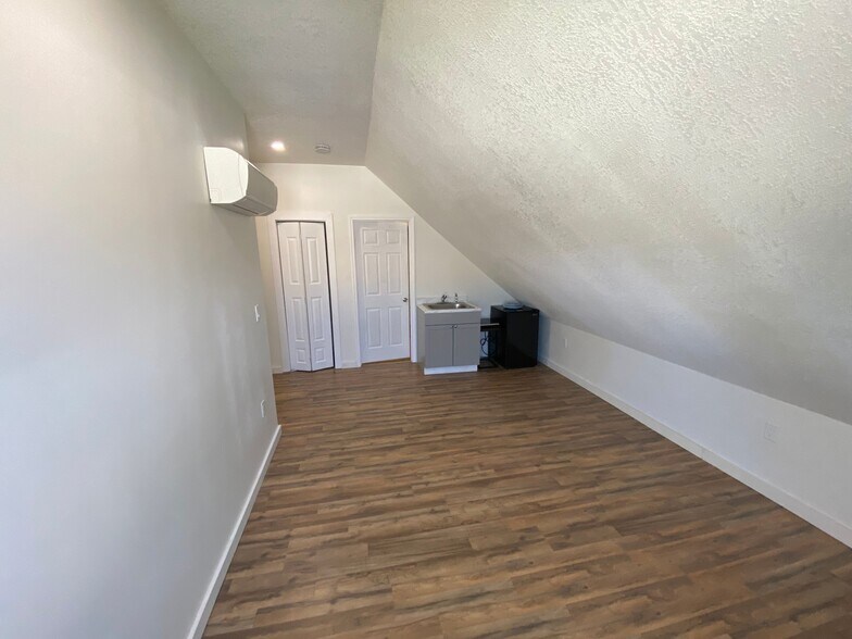 More Photos Of 8705 E 63rd Trafficway, Kansas City Apartments For Sale