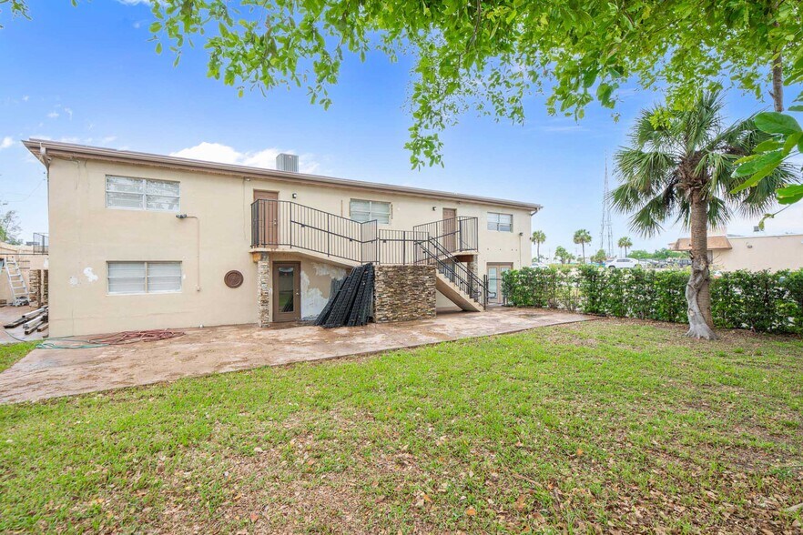 More Photos Of 359 10th St, West Palm Beach Storefront Retail Office For Sale