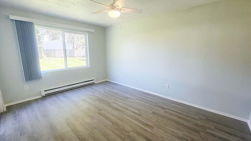 More Photos Of 3315 E 15th St, Des Moines Apartments For Sale