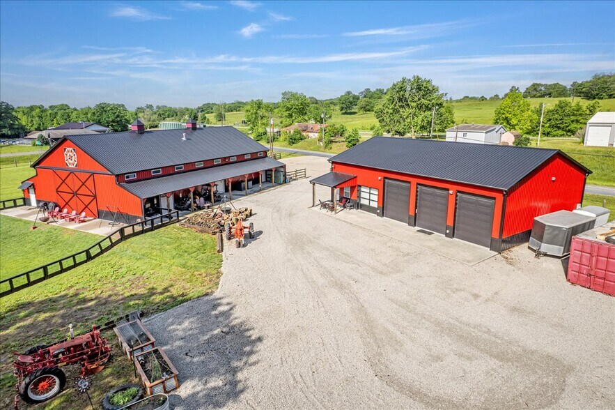 More Photos Of 7621 SE Cannon Ball Rd, Holt Specialty For Sale