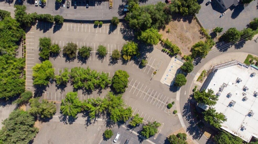 More Photos Of 359 Park Marina Cir, Redding Movie Theatre For Lease