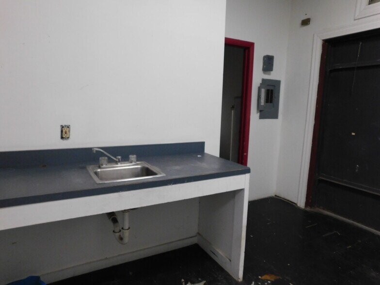 More Photos Of 318-330 Republic Ave, Joliet Storefront For Lease