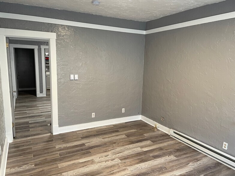 More Photos Of 3519 Washington Ave, Finleyville Storefront Retail Office For Lease