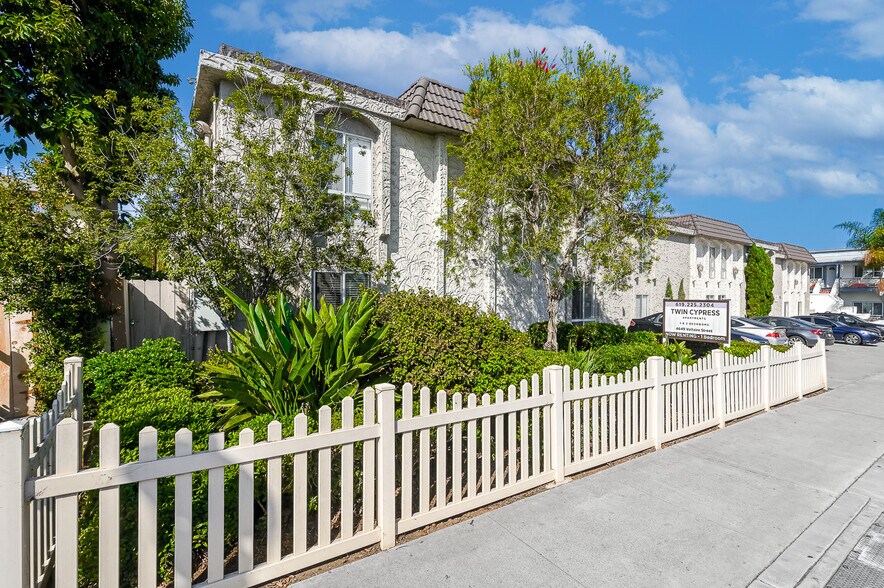 More Photos Of 4649 Voltaire St, San Diego Apartments For Sale