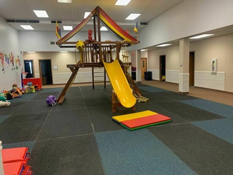 More Photos Of 5225 N 158th Ave, Omaha Daycare Center For Sale