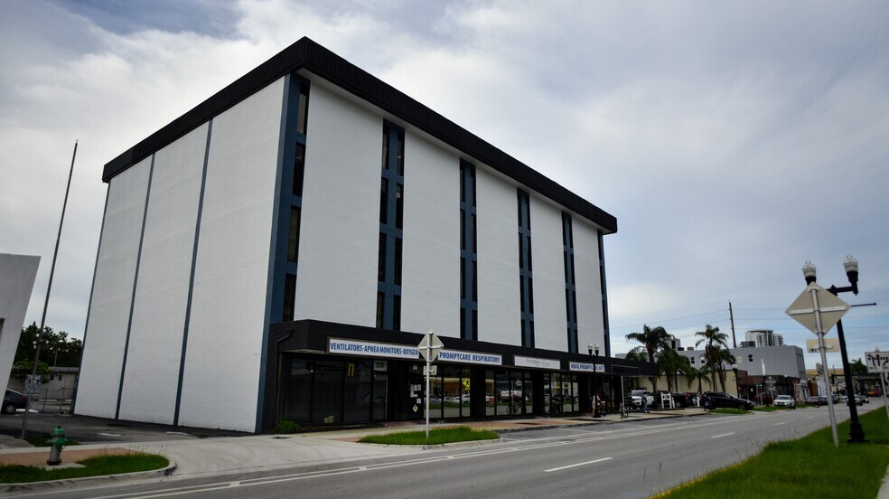 More Photos Of 2131 Hollywood Blvd, Hollywood Office Residential For Lease