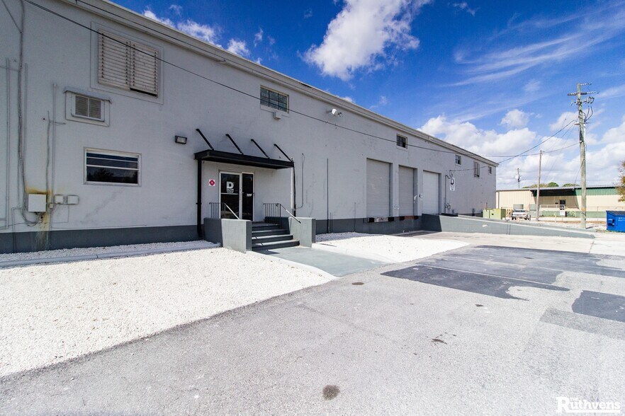 More Photos Of 701 NW 42nd St, Winter Haven Warehouse For Sale