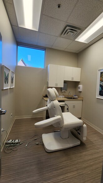 More Photos Of 3311 E 46th St, Tulsa Medical For Sale