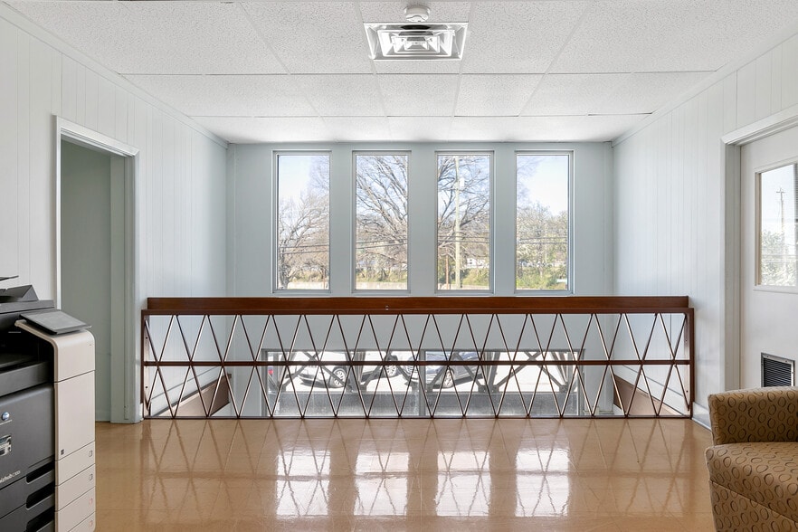 More Photos Of 1901 Westwood Ave, Richmond Warehouse For Sale