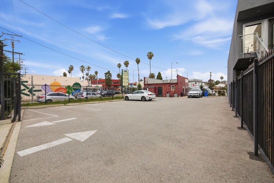 More Photos Of 13122 W Washington Blvd, Los Angeles Freestanding For Sale