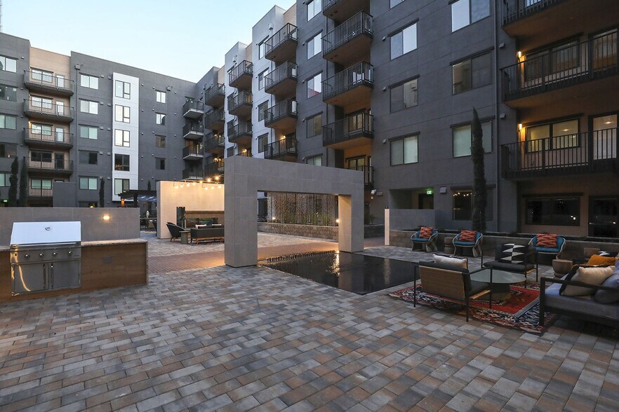 More Photos Of 1100 Webster St, Oakland Apartments For Lease