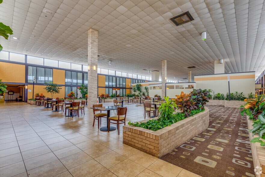 More Photos Of 2101 S Meridian Ave, Oklahoma City Hotel For Sale