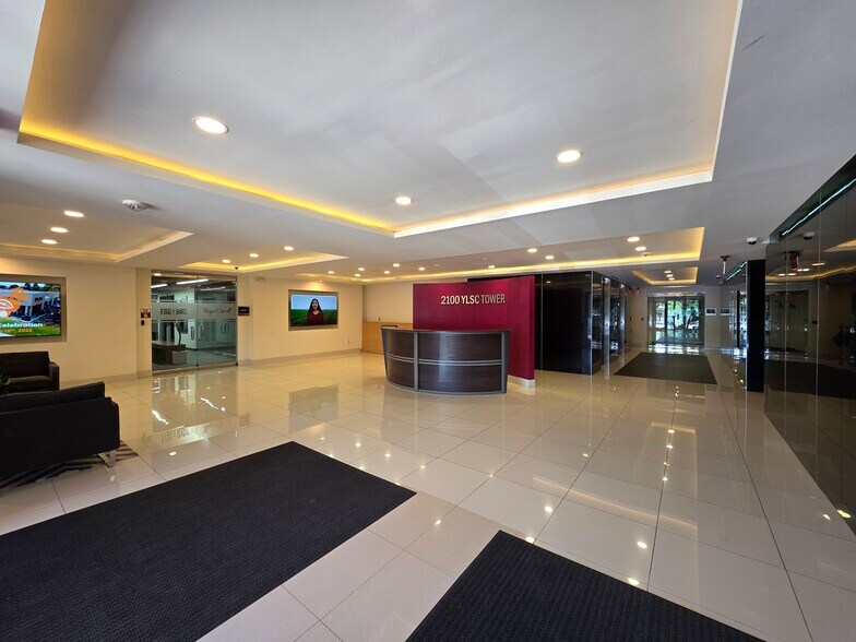More Photos Of 2100 Valley View Ln, Farmers Branch Office For Lease