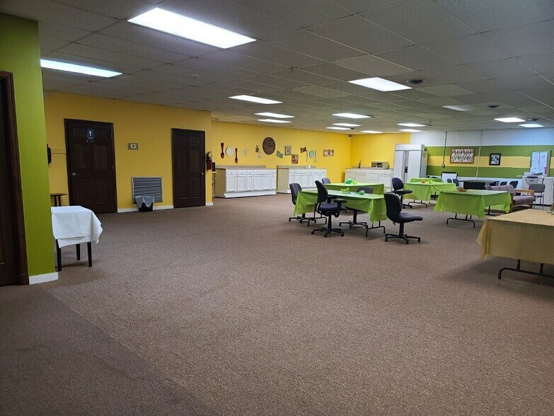 More Photos Of 565-595 Garden Walk Blvd, Atlanta Freestanding For Lease