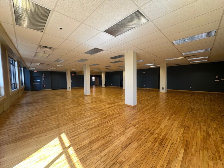More Photos Of 409 E Jefferson Ave, Detroit Loft Creative Space For Lease