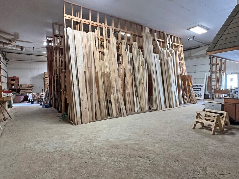 More Photos Of 9711 Perry Hwy, Waterford Warehouse For Sale