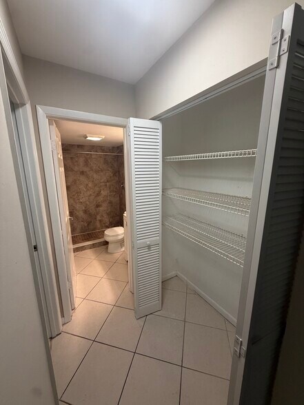More Photos Of 860 NW River Shores Blvd, Stuart Apartments For Sale